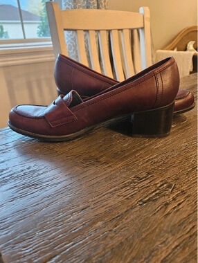 Maroon Naturalizer size 7 women's penny loafers chunky heels N5 Comfort 90s Y2K
